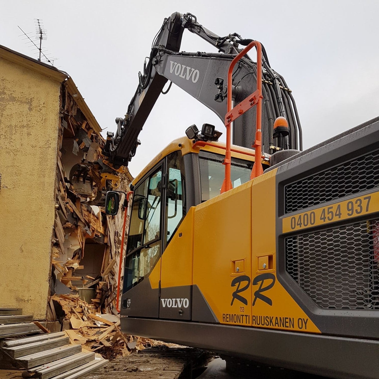 Purkutyöt Hyvinkää - Talon ja Rakennuksen Purkaminen - Remontti Ruuskanen Oy